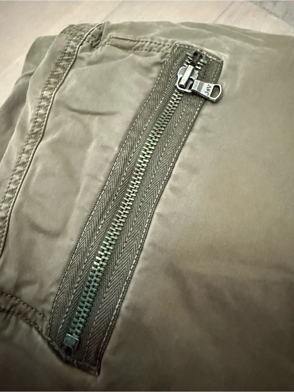 John Varvatos USA Men's Olive Cargo Utility Zip Pocket Pants, Size 33 - Picture 14 of 15